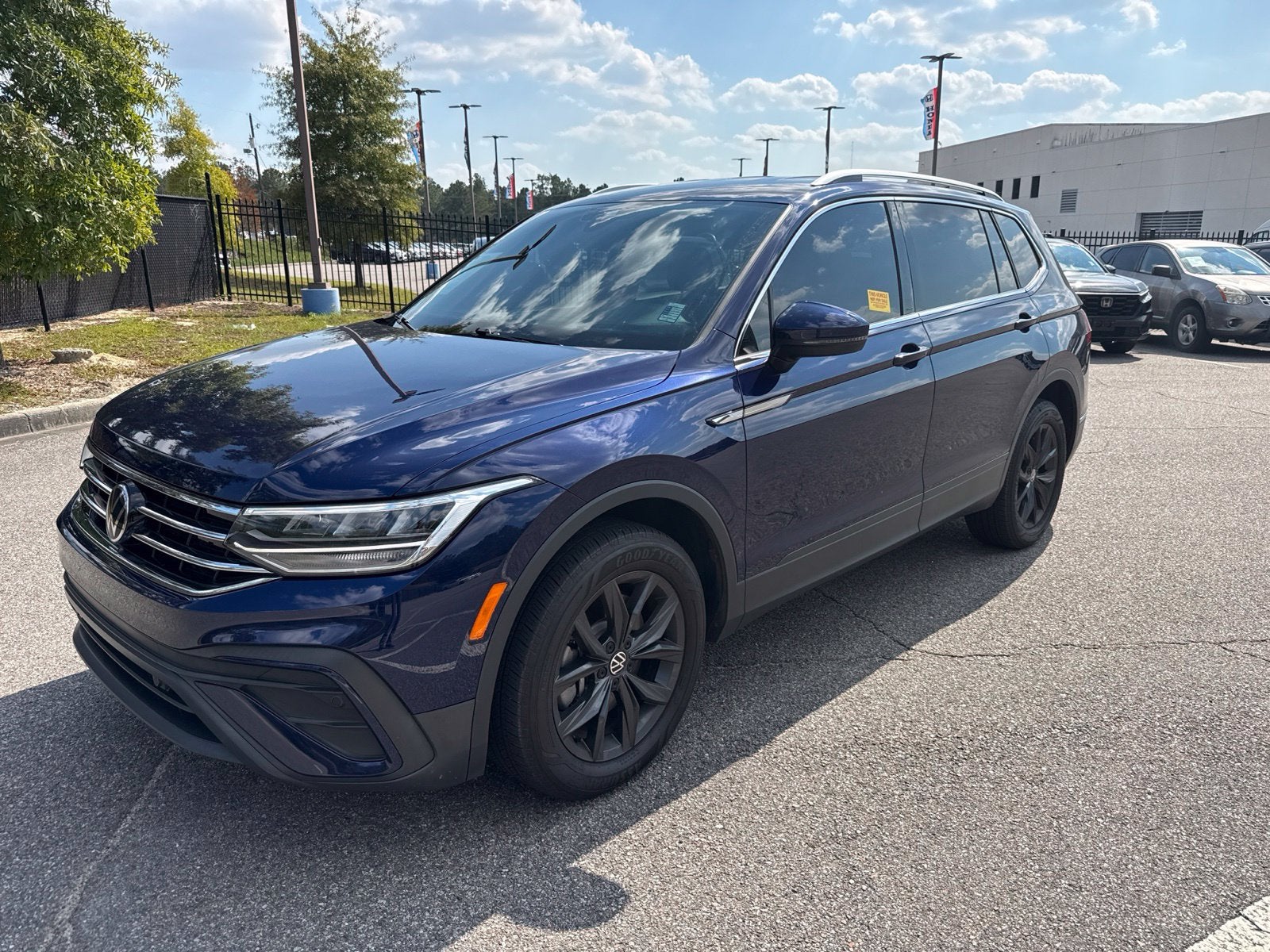 2024 Volkswagen Tiguan 2.0T SE
