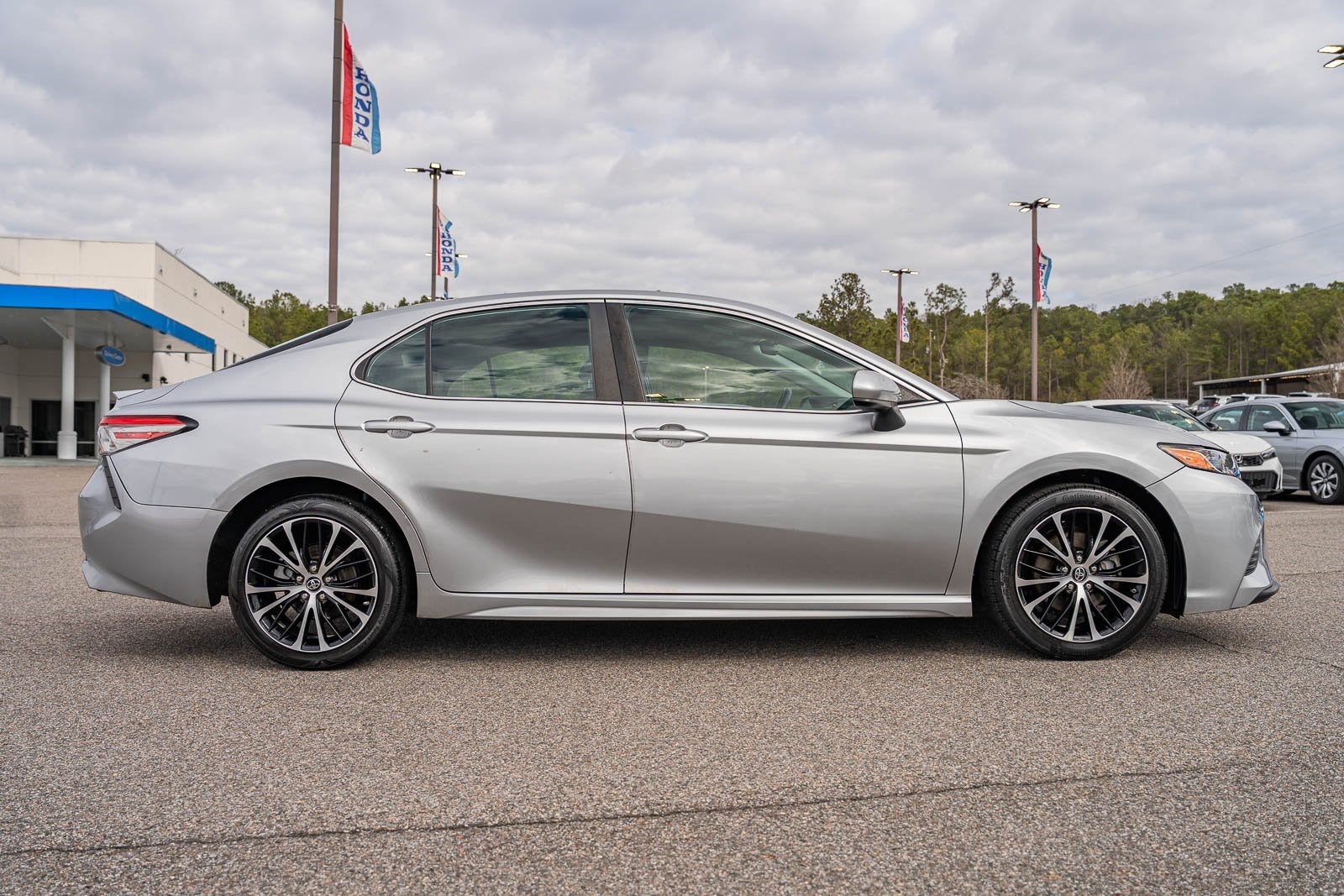 2019 Toyota Camry SE