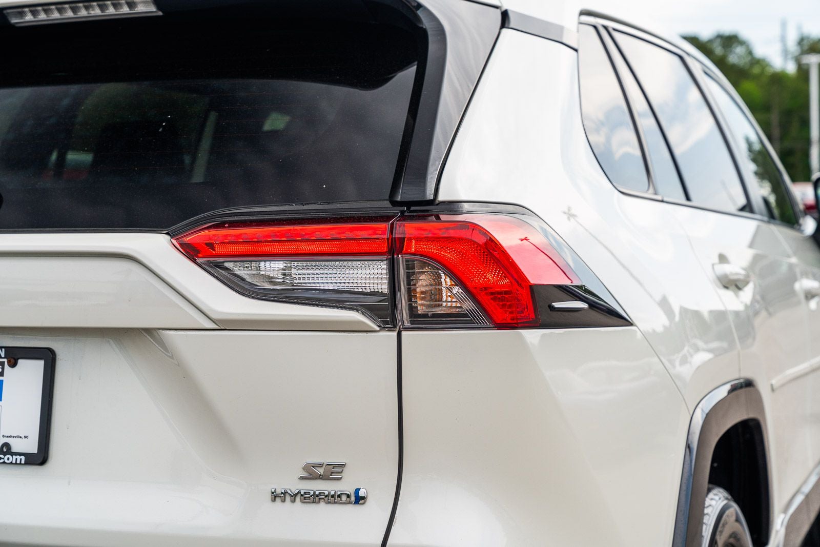 2022 Toyota RAV4 Hybrid SE