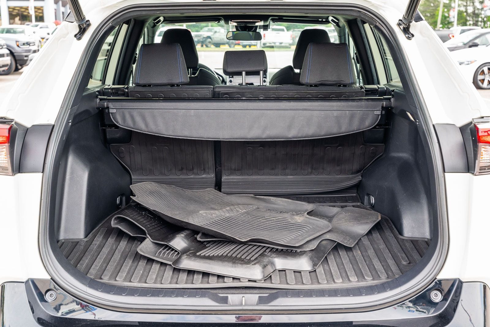 2022 Toyota RAV4 Hybrid SE