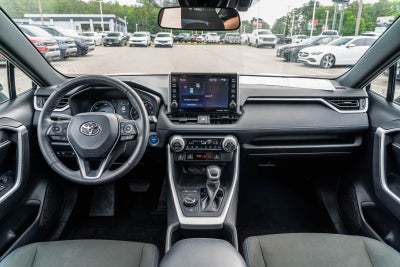 2022 Toyota RAV4 Hybrid SE