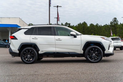 2022 Toyota RAV4 Hybrid SE