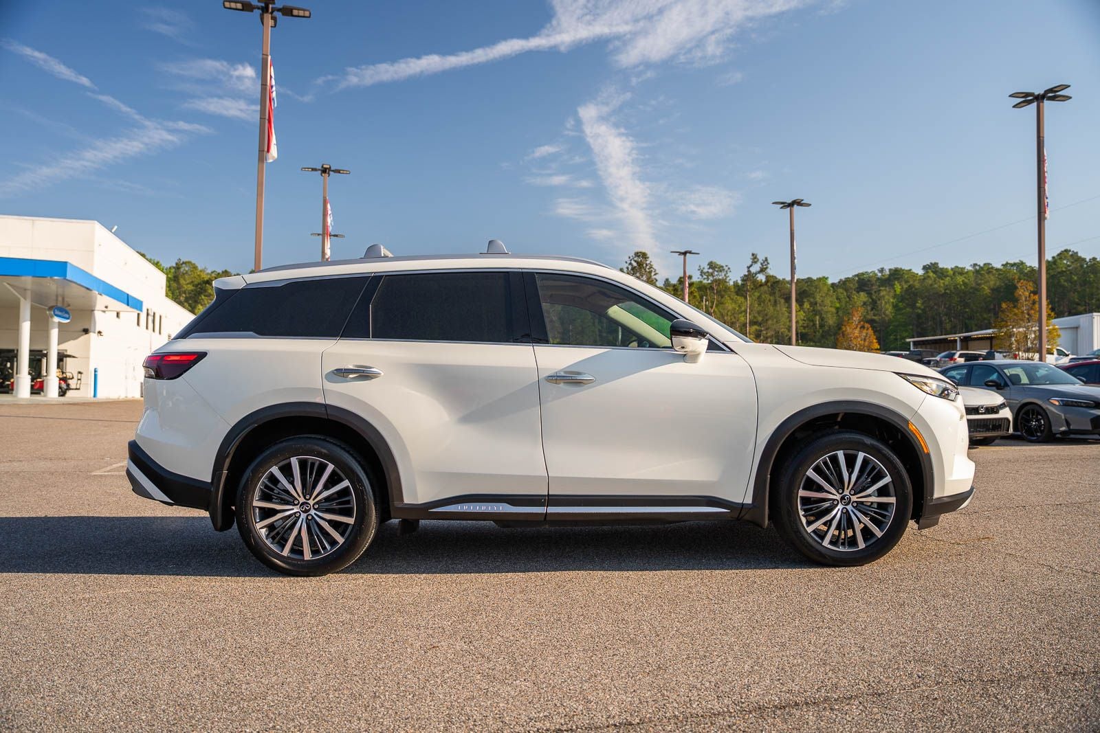 2023 INFINITI QX60 Sensory