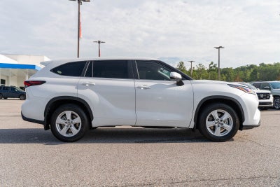 2024 Toyota Highlander LE