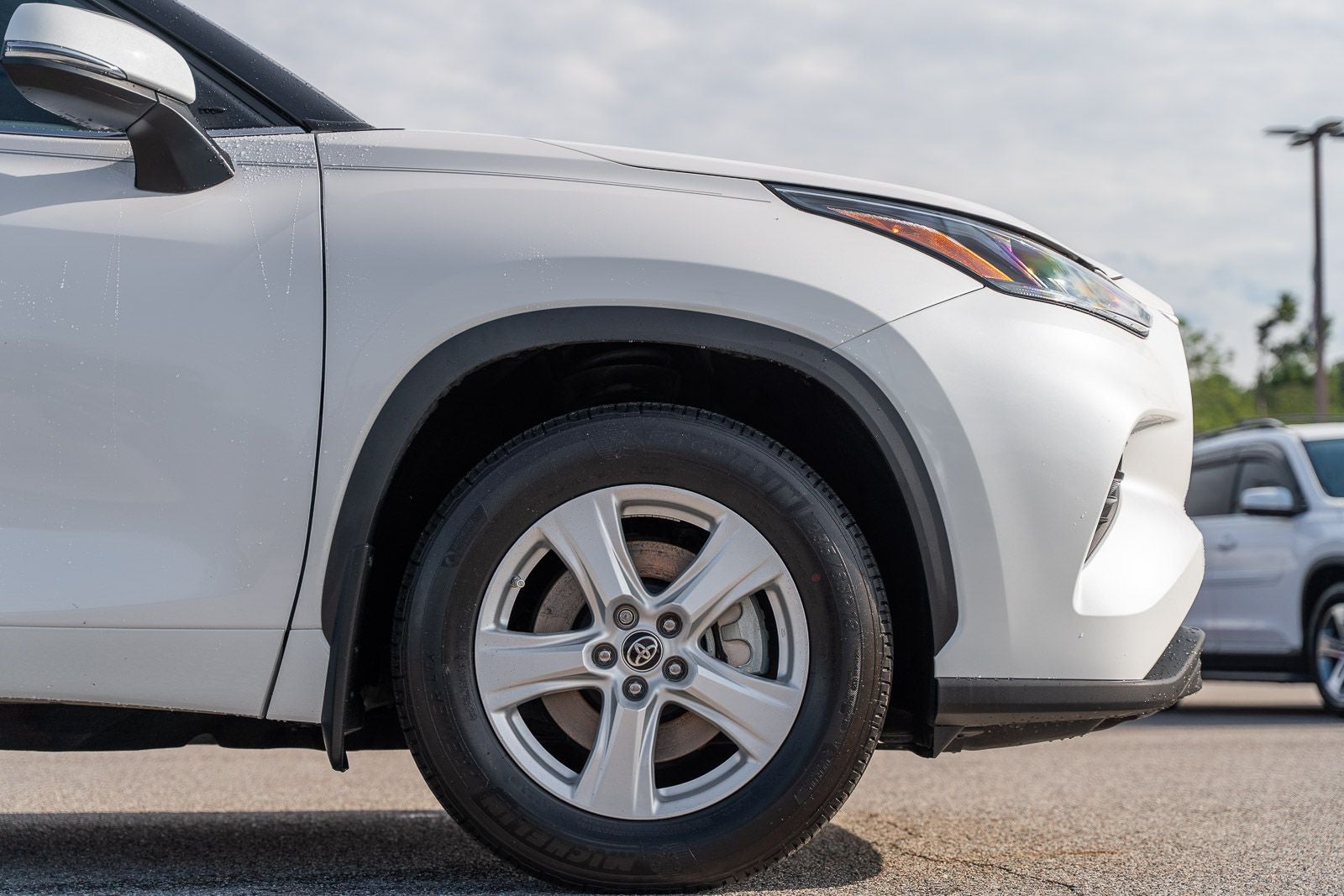 2024 Toyota Highlander LE