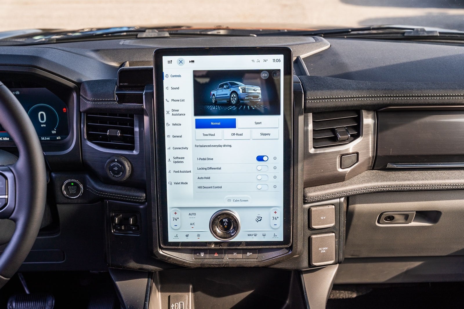 2025 Ford F-150 Lightning Flash