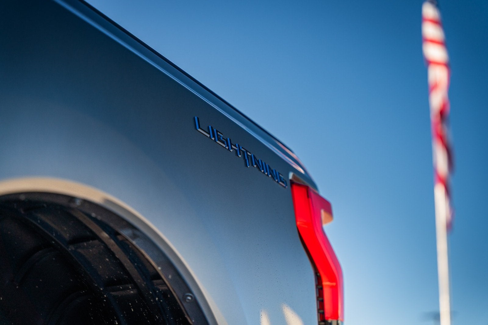 2025 Ford F-150 Lightning Flash