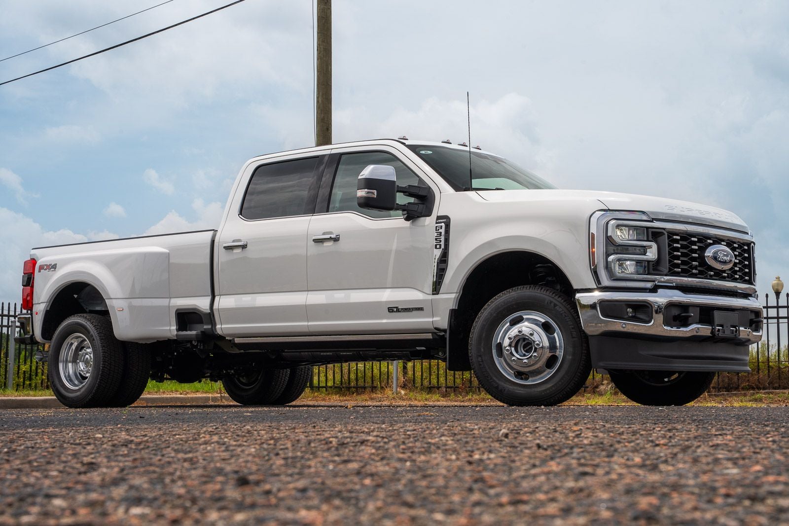 2026 Ford F-350SD Lariat DRW