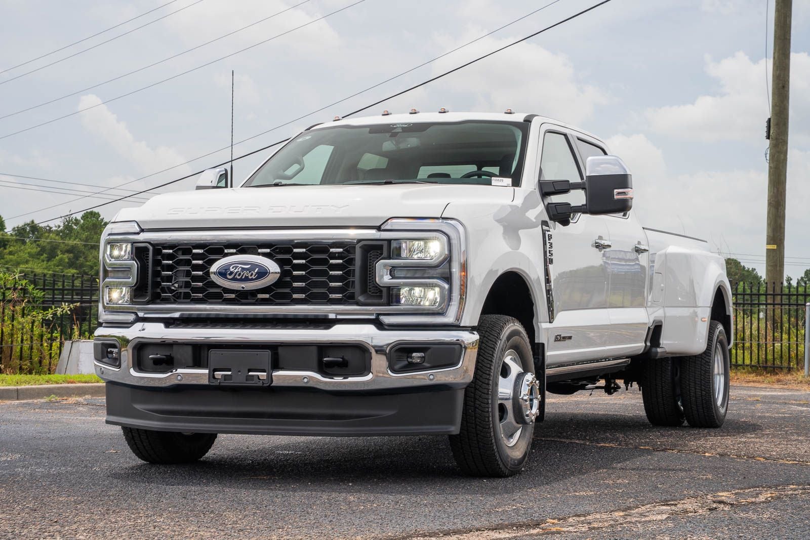 2026 Ford F-350SD Lariat DRW