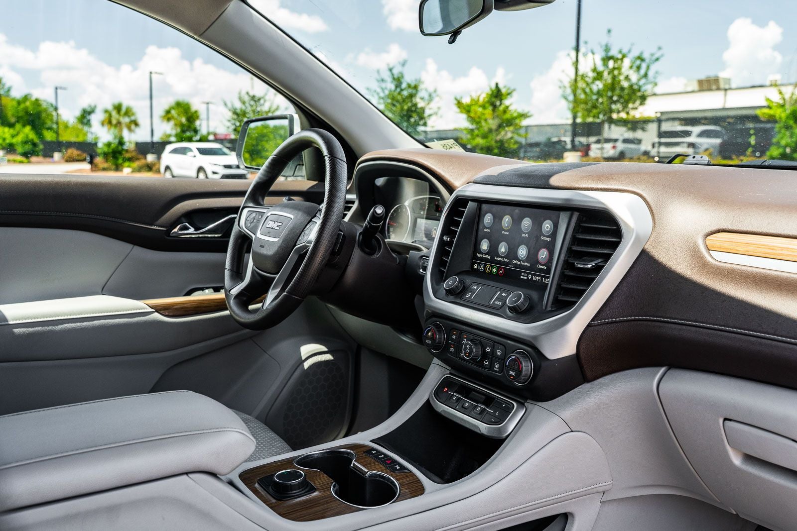 2022 GMC Acadia SLE