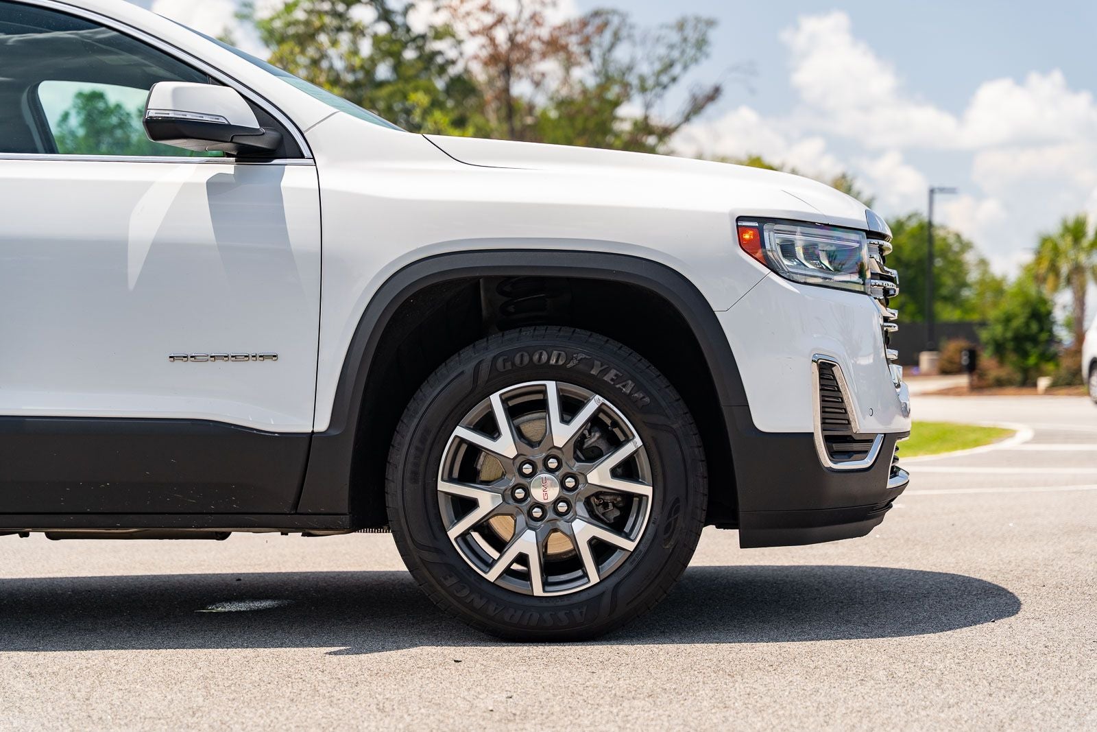 2022 GMC Acadia SLE