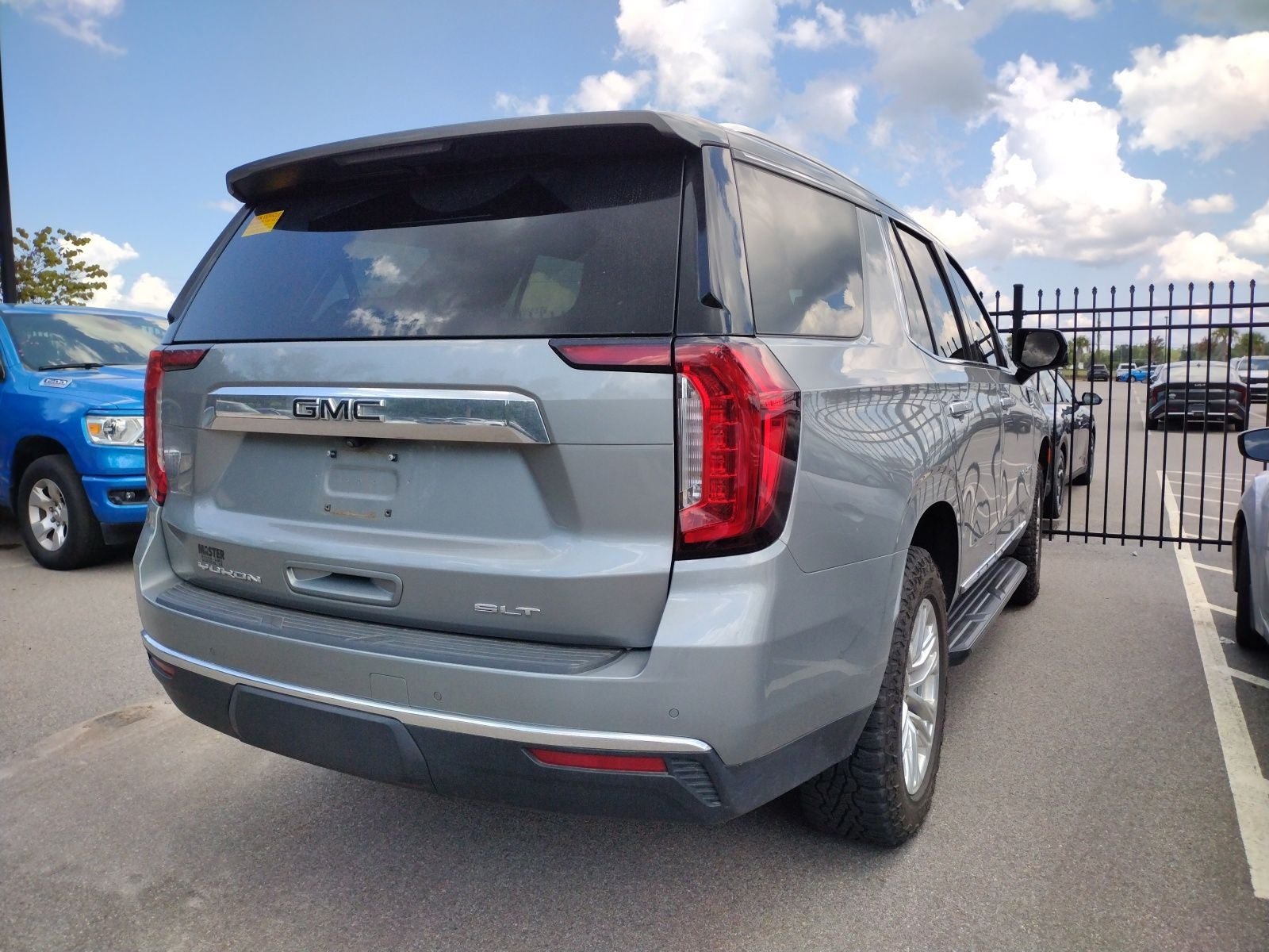2024 GMC Yukon SLT
