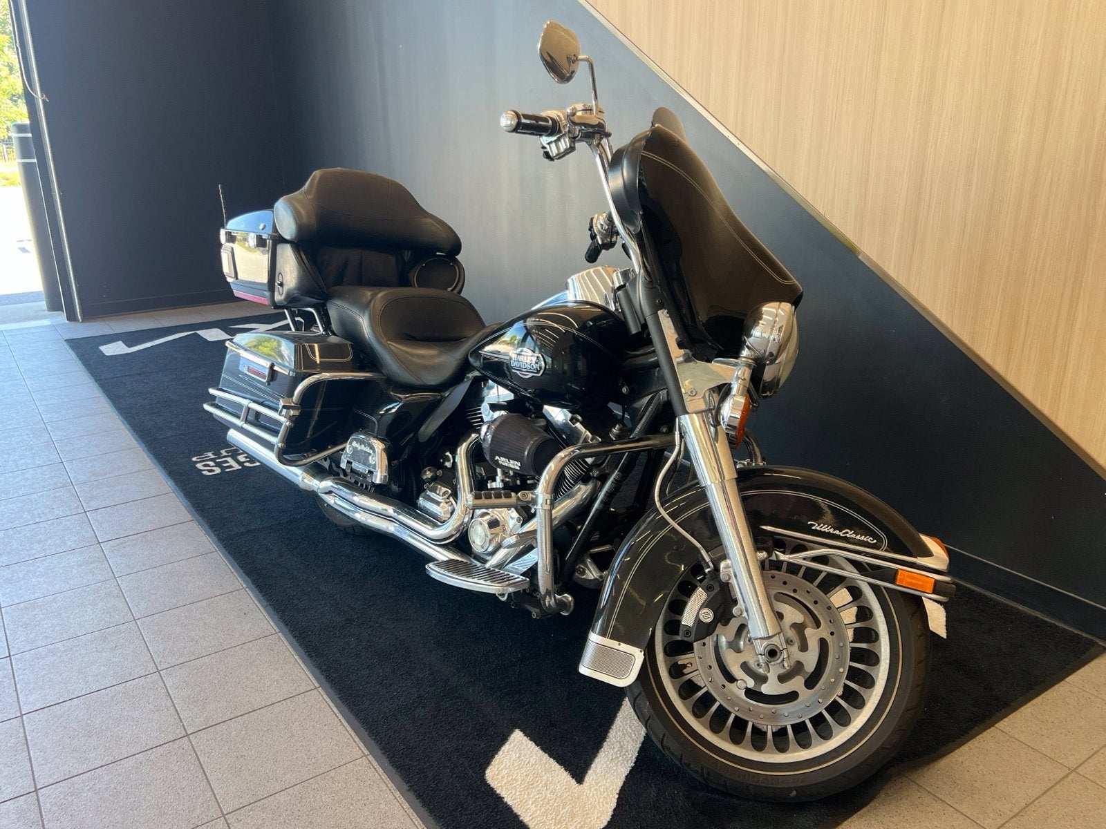 2011 Harley-Davidson ELECTRA GLIDE ULTRA CLASSIC MOTORCYCLE