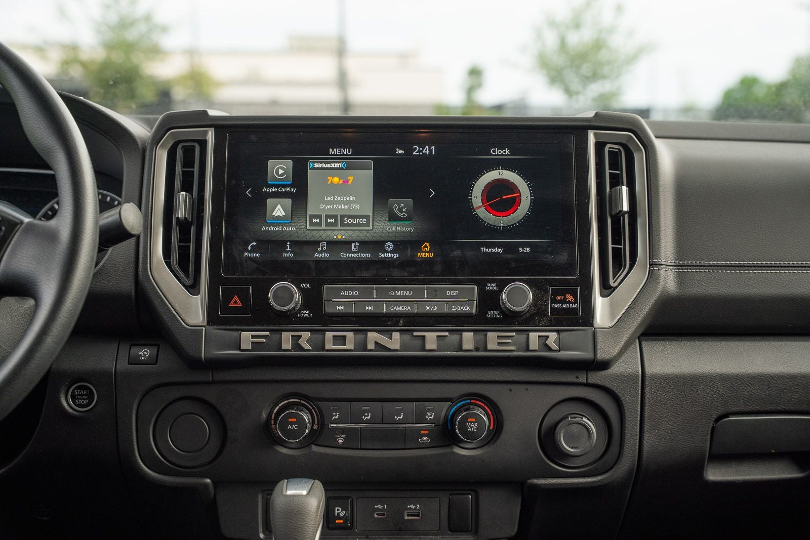 2025 Nissan Frontier SV