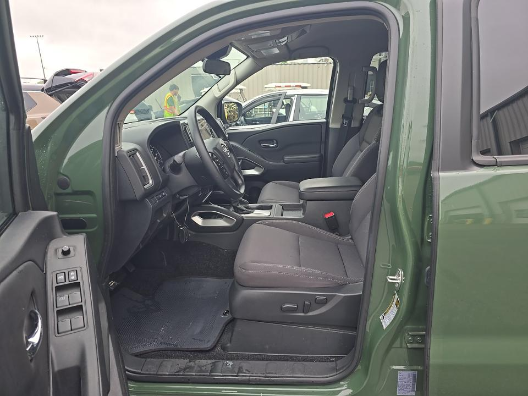 2025 Nissan Frontier SV