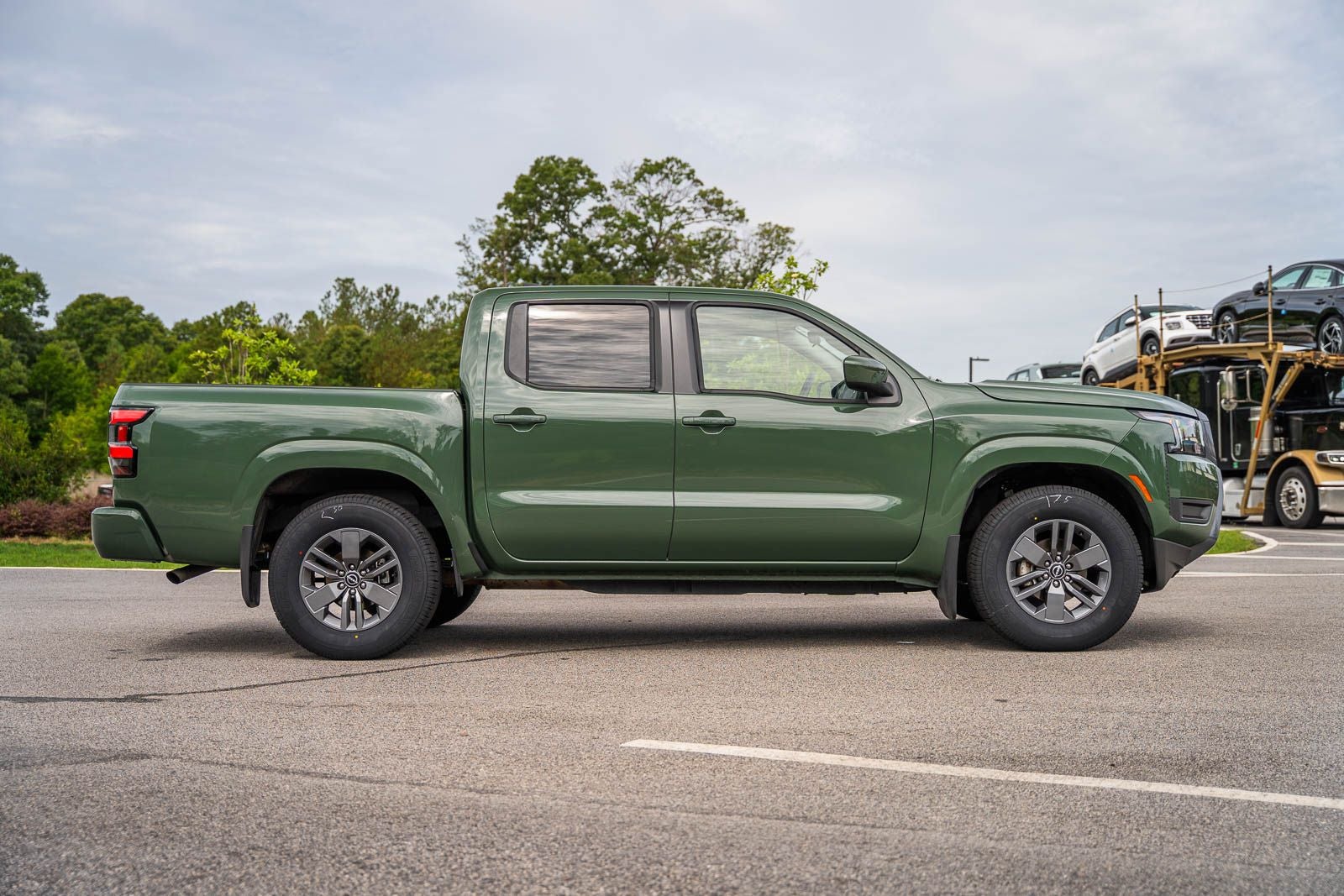 2025 Nissan Frontier SV