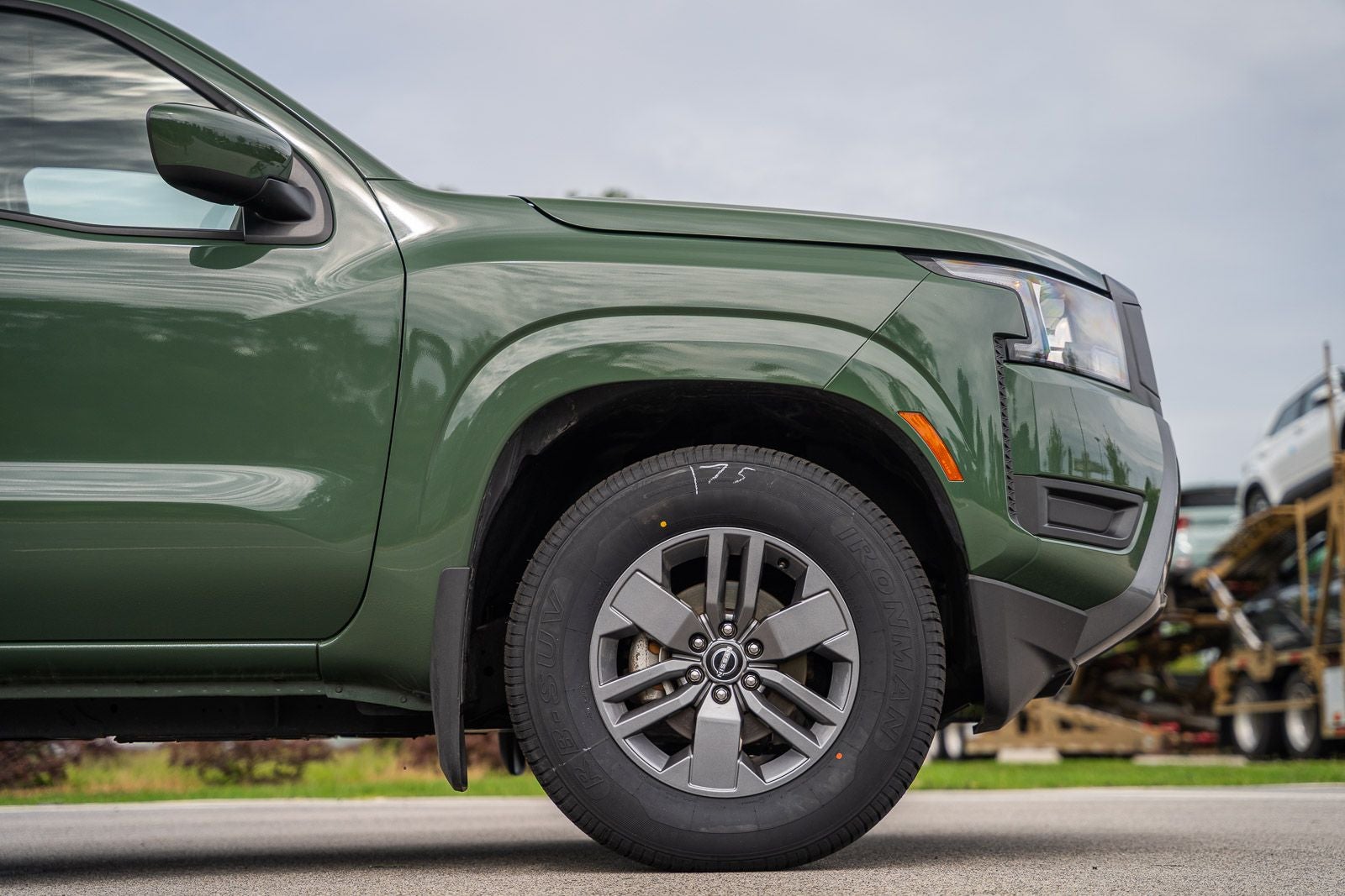 2025 Nissan Frontier SV