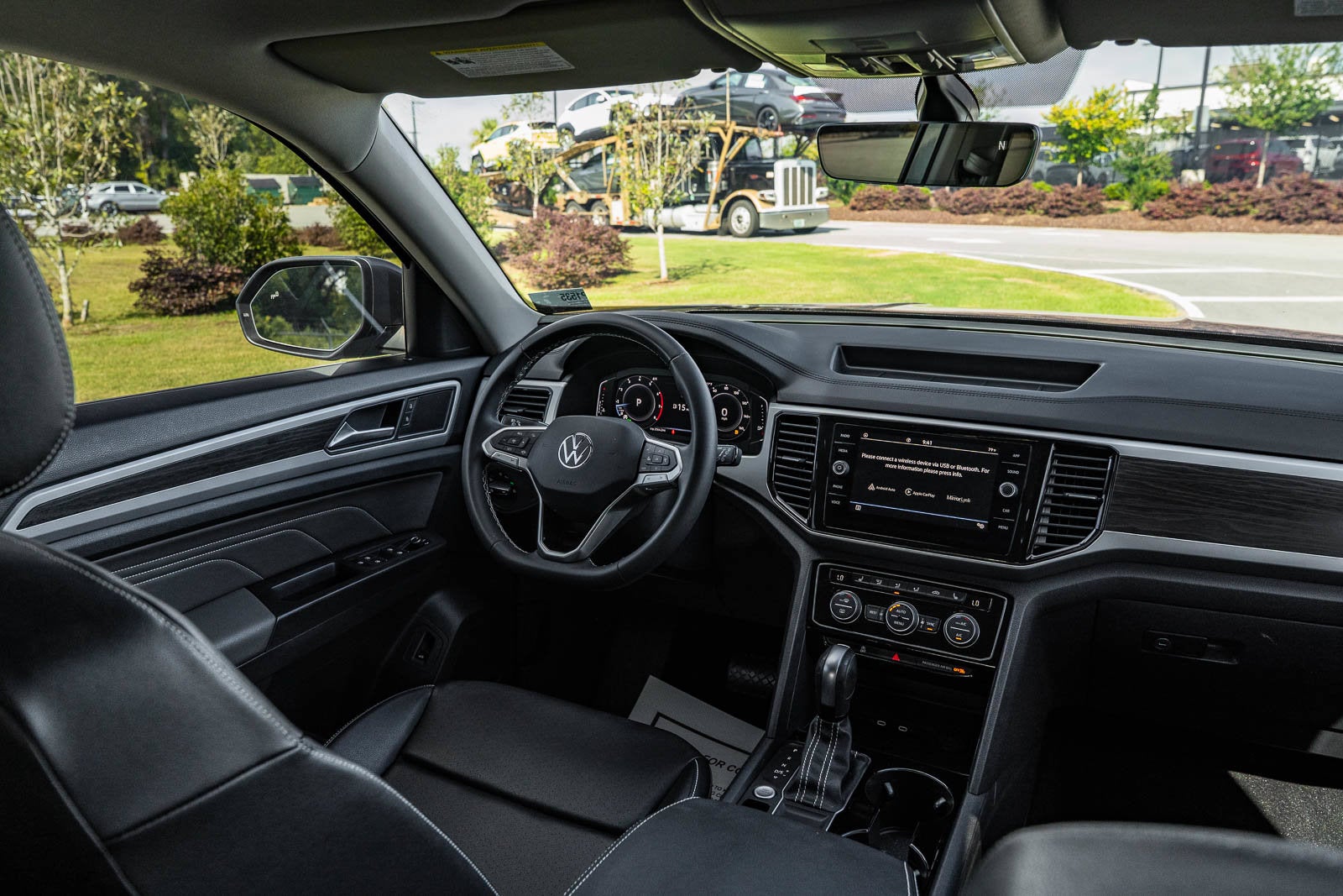 2023 Volkswagen Atlas 3.6L V6 SE w/Technology