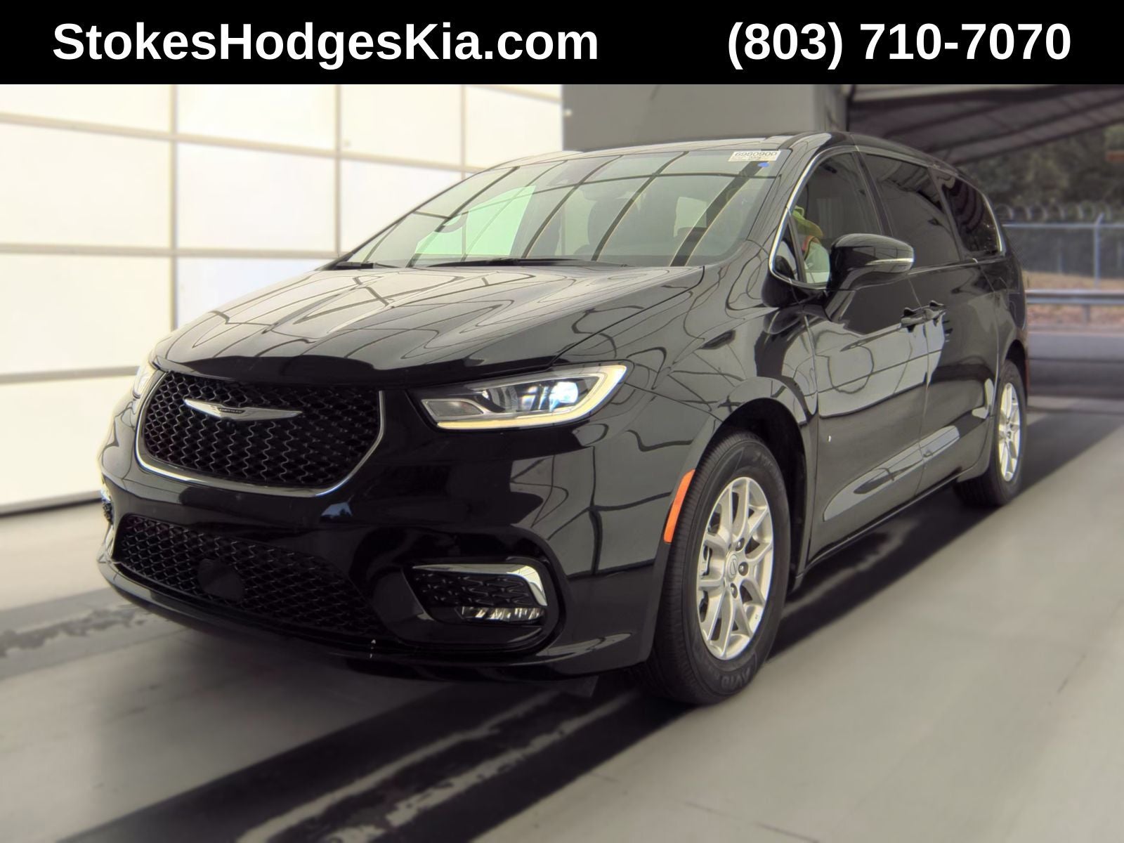 2025 Chrysler Pacifica Select