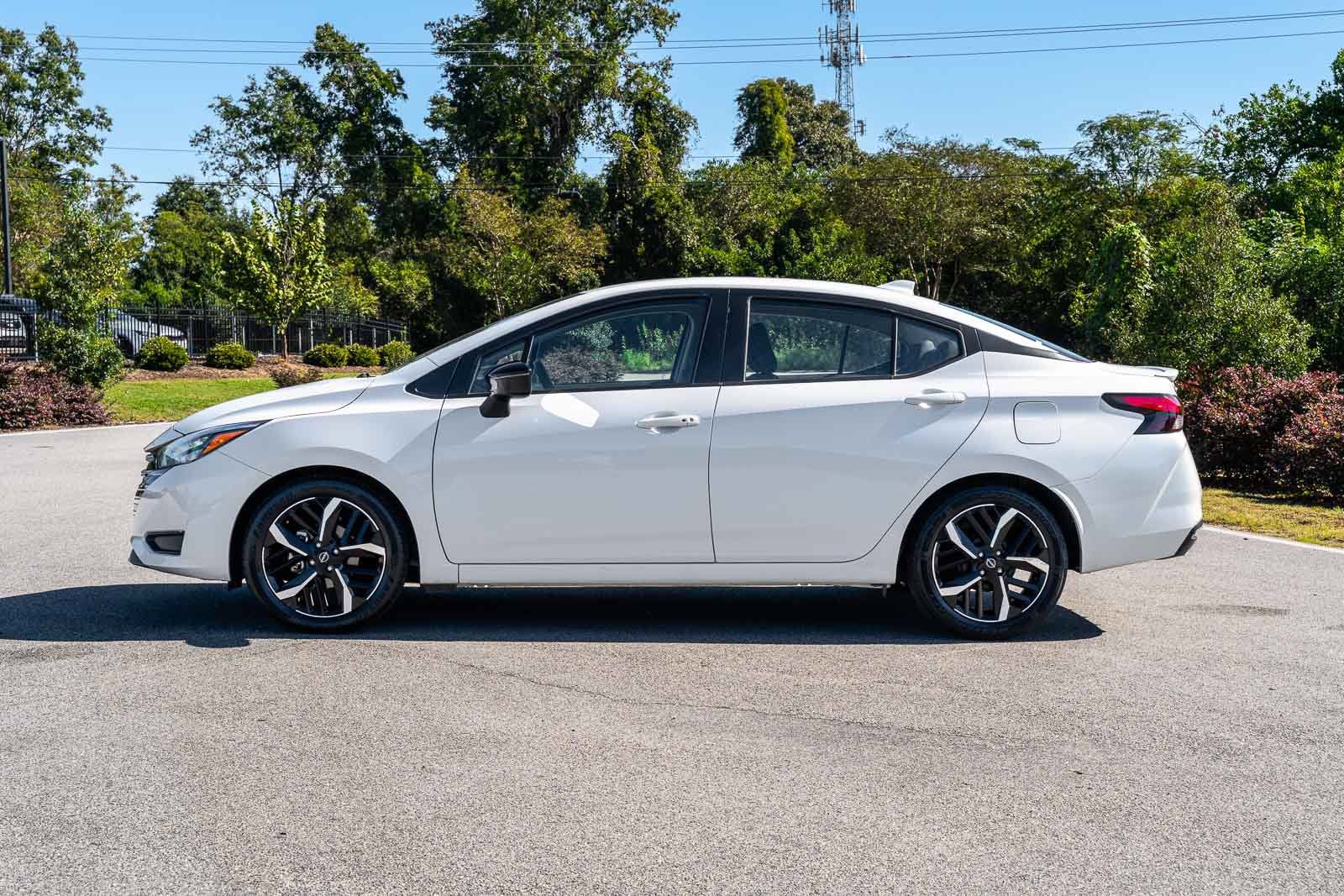 2025 Nissan Versa 1.6 SR
