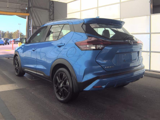 2021 Nissan Kicks SR