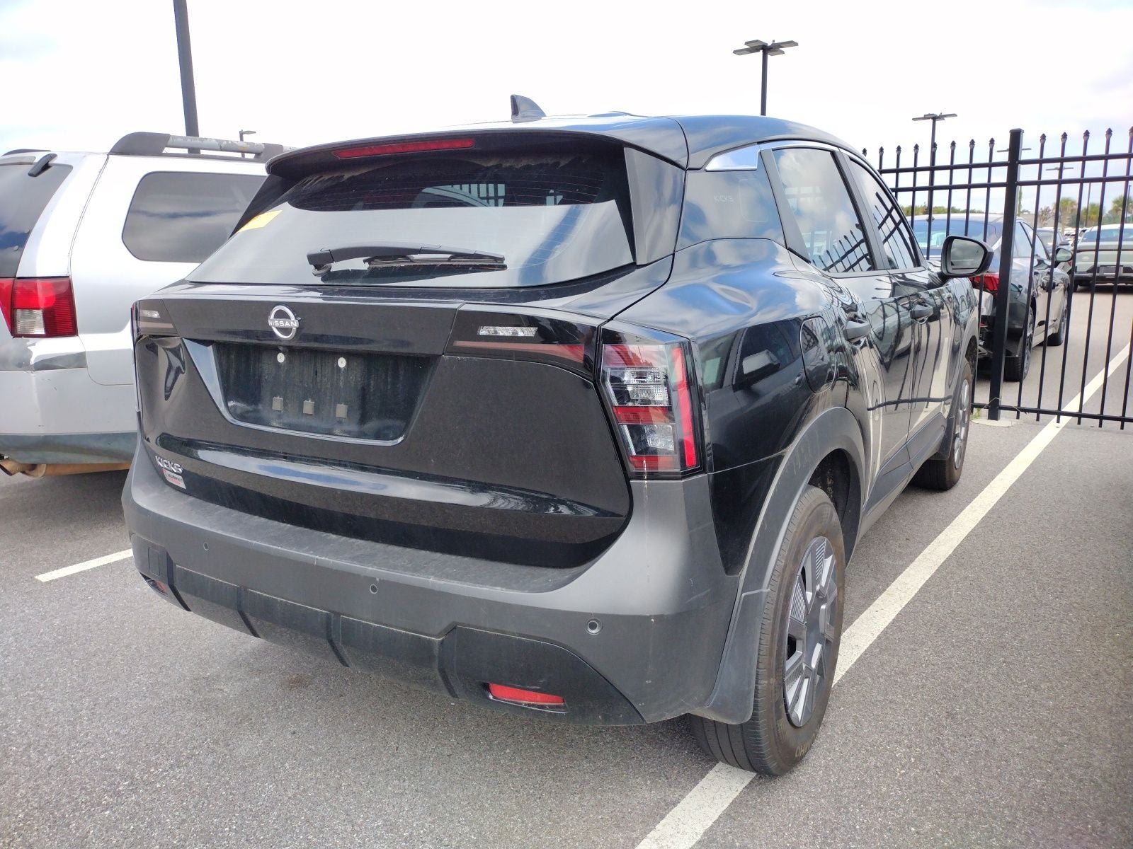 2025 Nissan Kicks S