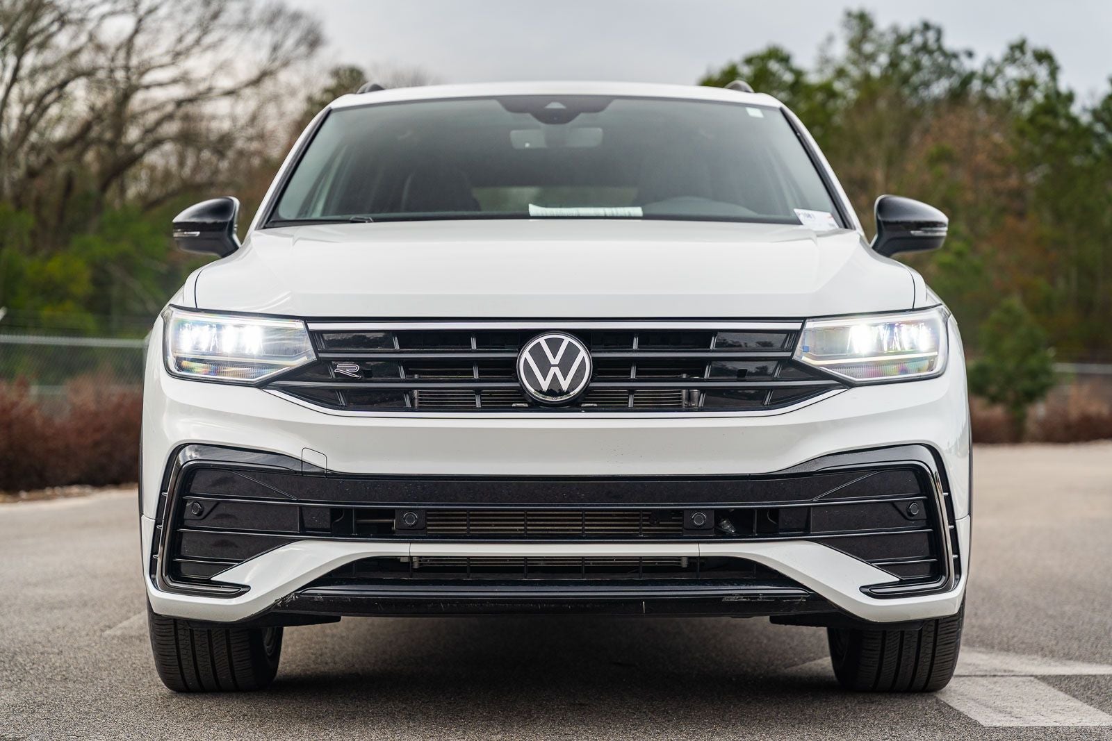2024 Volkswagen Tiguan 2.0T SE R-Line Black