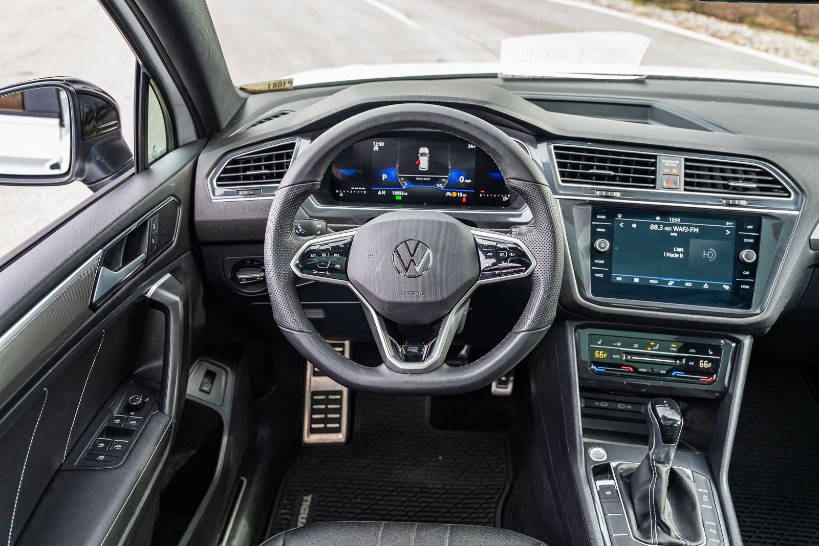 2024 Volkswagen Tiguan 2.0T SE R-Line Black