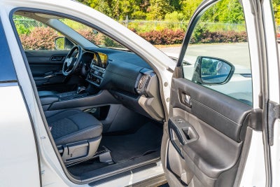 2025 Nissan Pathfinder S