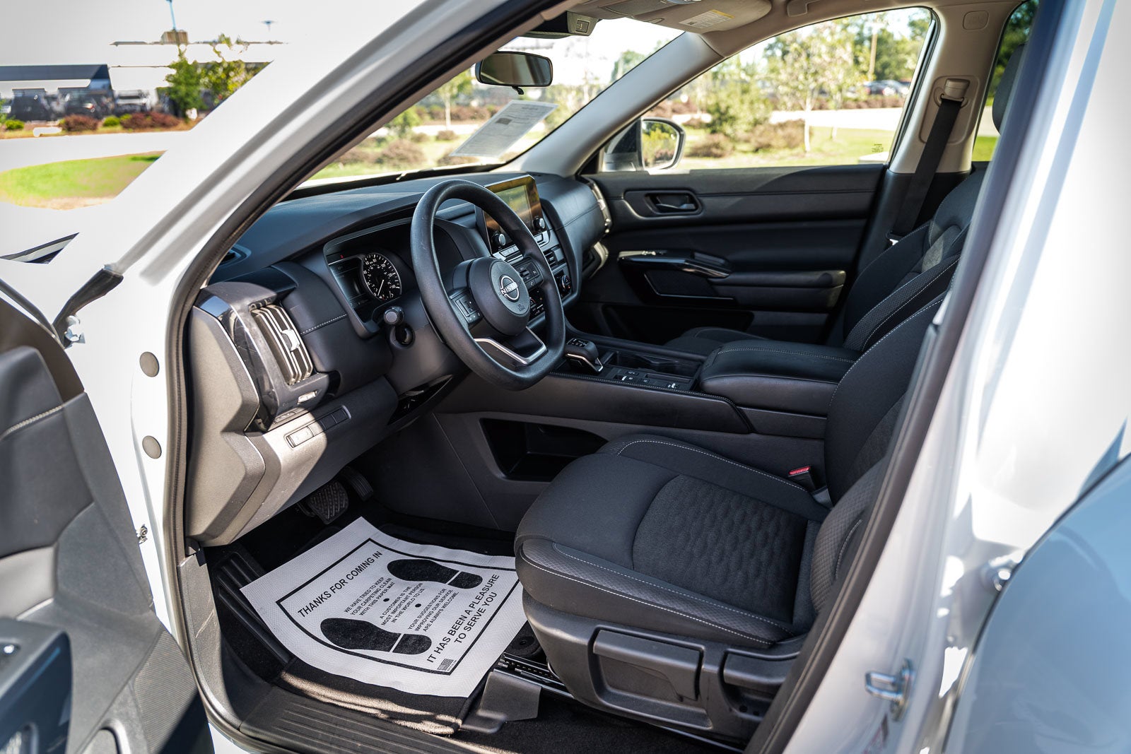 2025 Nissan Pathfinder S