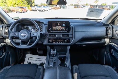 2025 Nissan Pathfinder S