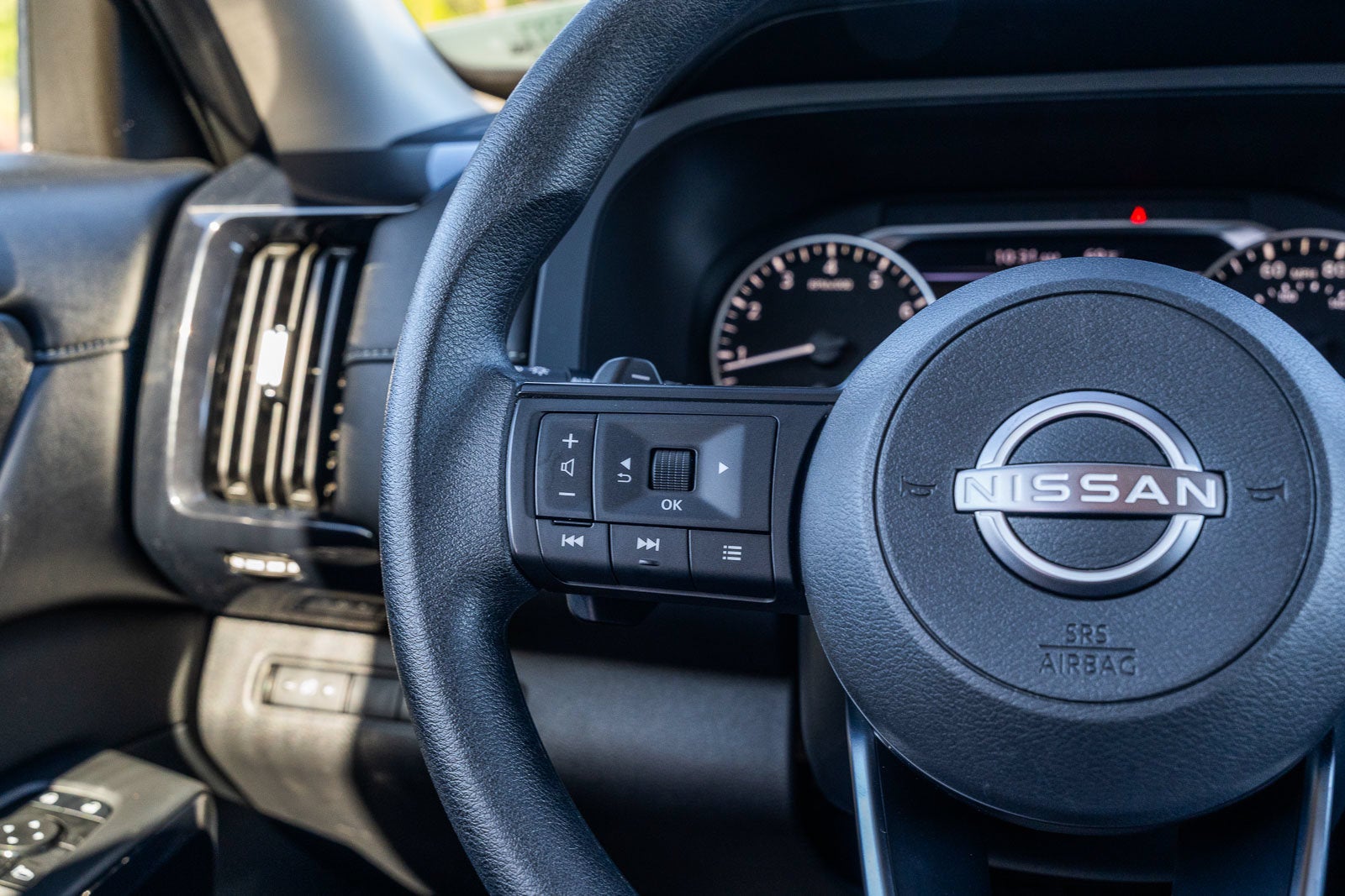 2025 Nissan Pathfinder S