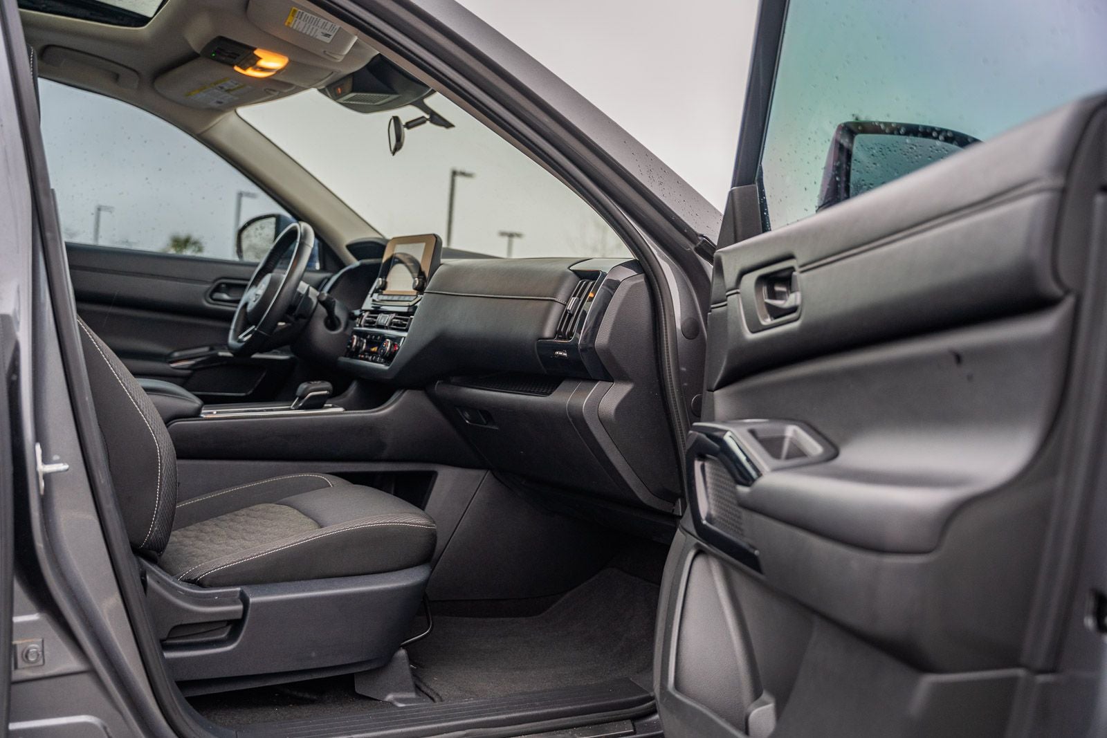 2023 Nissan Pathfinder SV