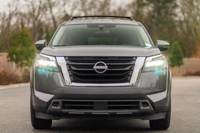 2023 Nissan Pathfinder SV