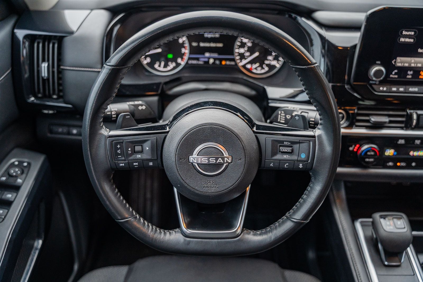 2023 Nissan Pathfinder SV