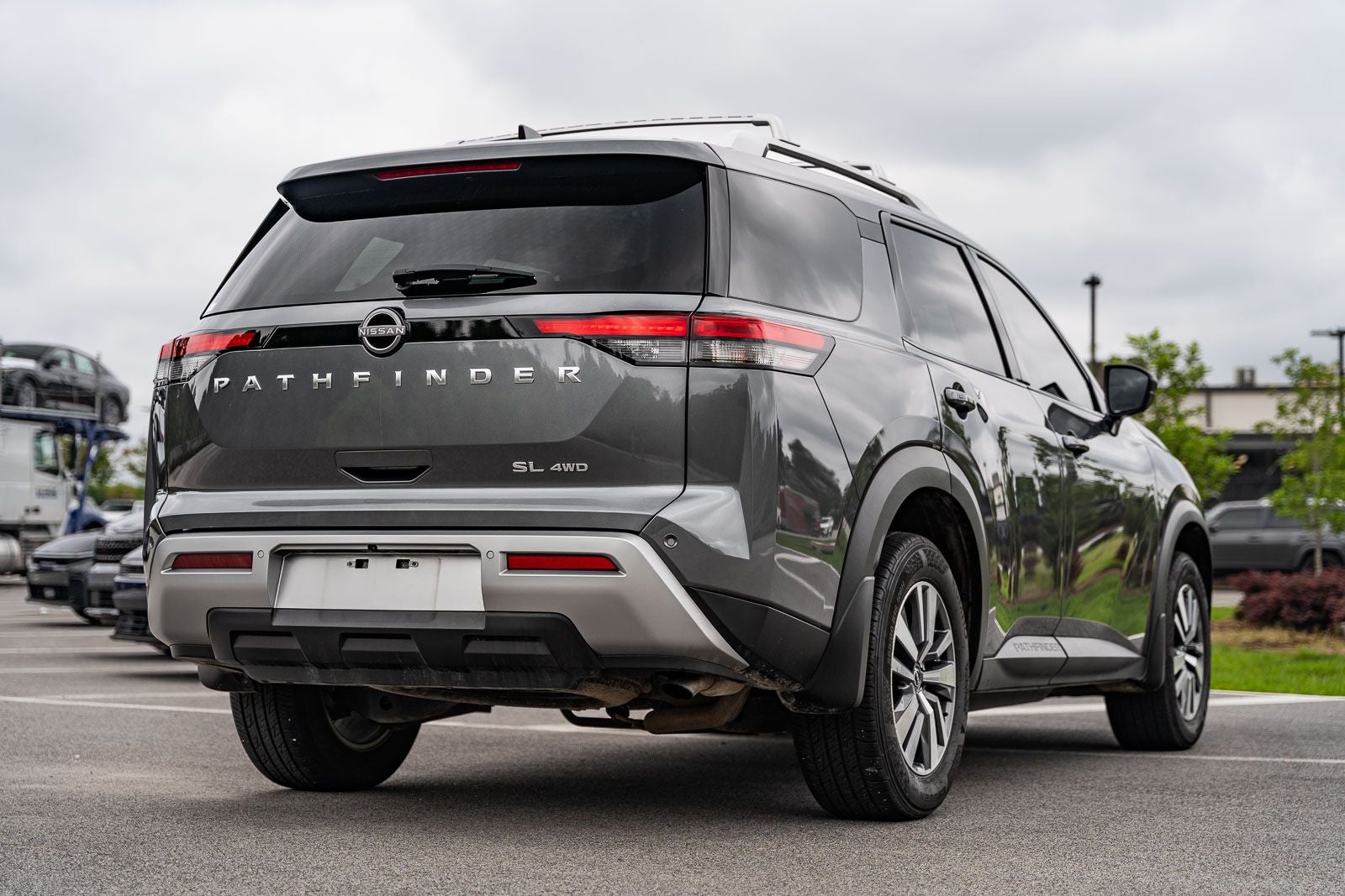 2025 Nissan Pathfinder SL