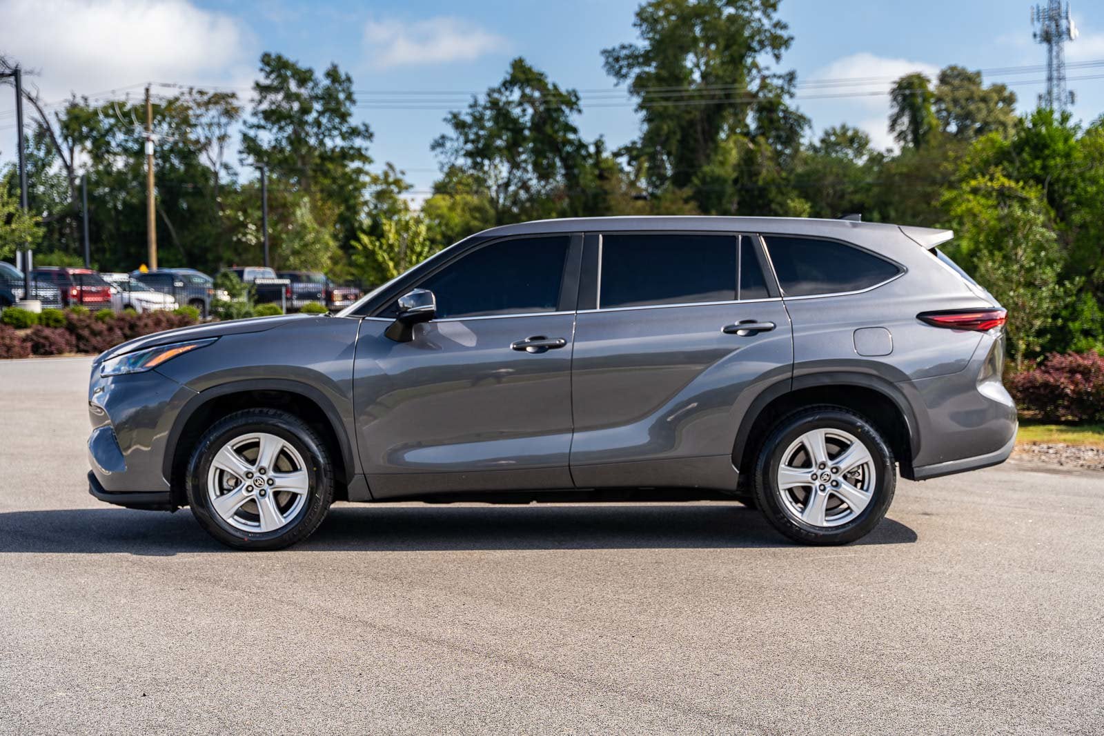 2024 Toyota Highlander LE