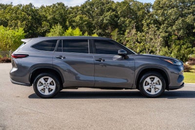 2024 Toyota Highlander LE
