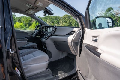 2019 Toyota Sienna LE 8 Passenger