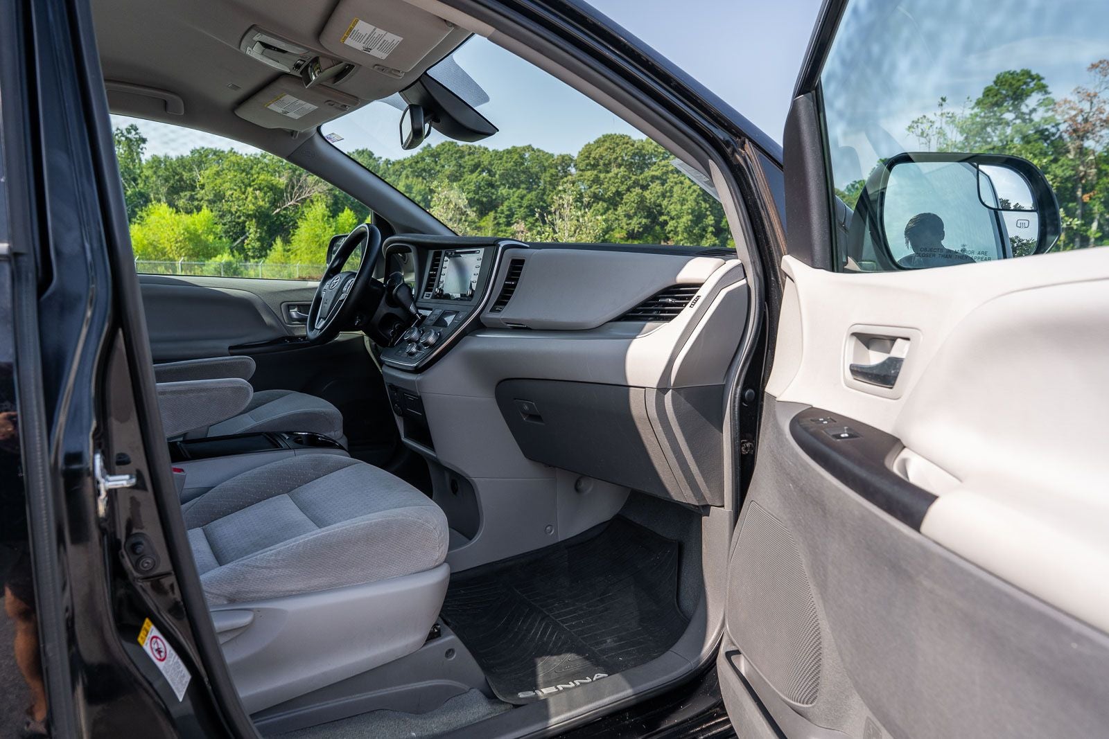 2019 Toyota Sienna LE 8 Passenger