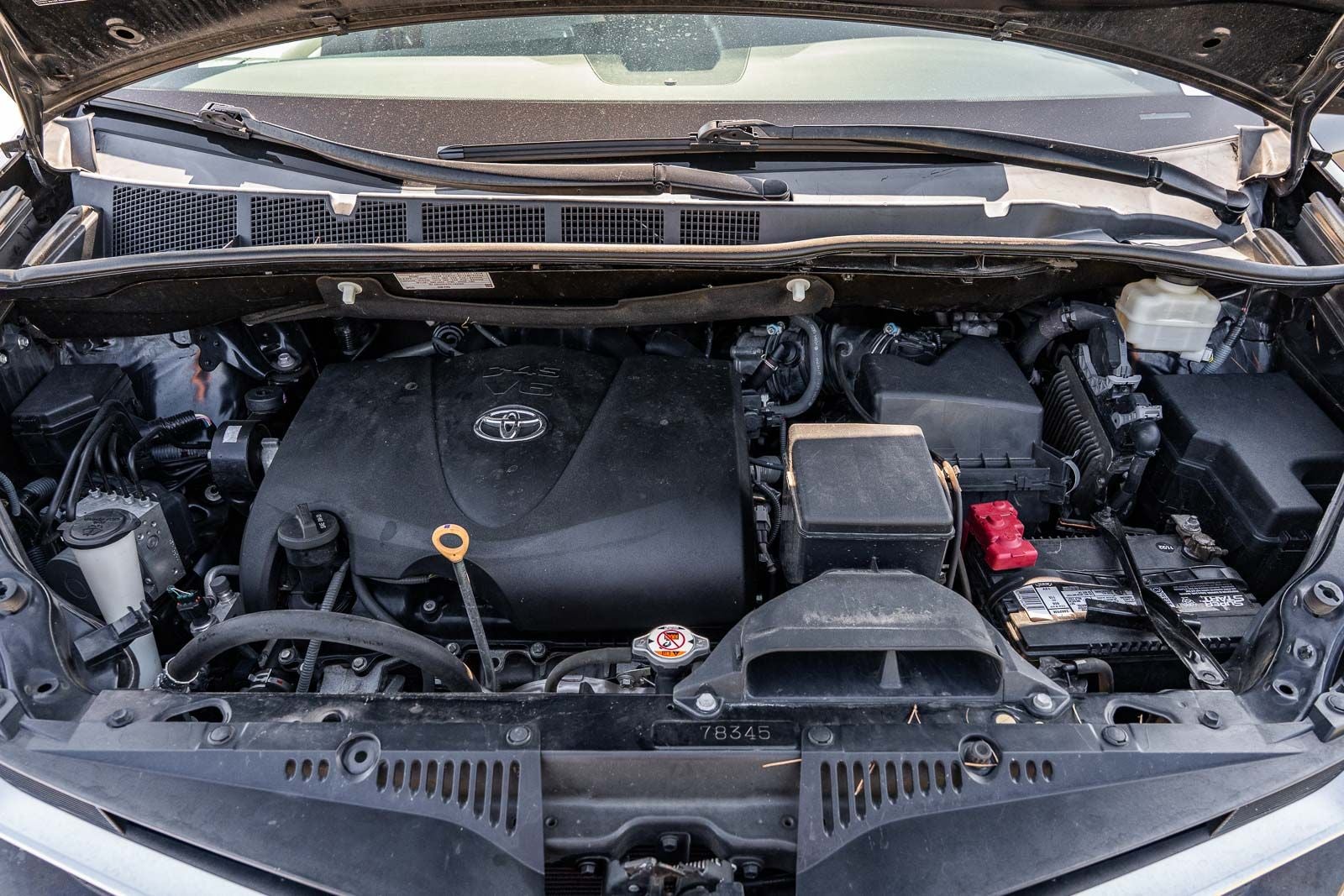 2019 Toyota Sienna LE 8 Passenger