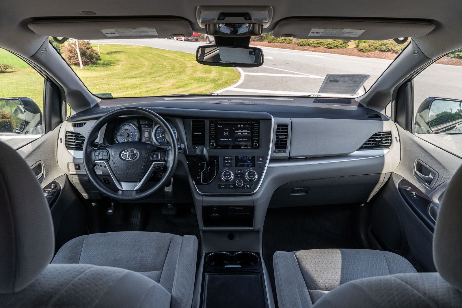 2019 Toyota Sienna LE 8 Passenger