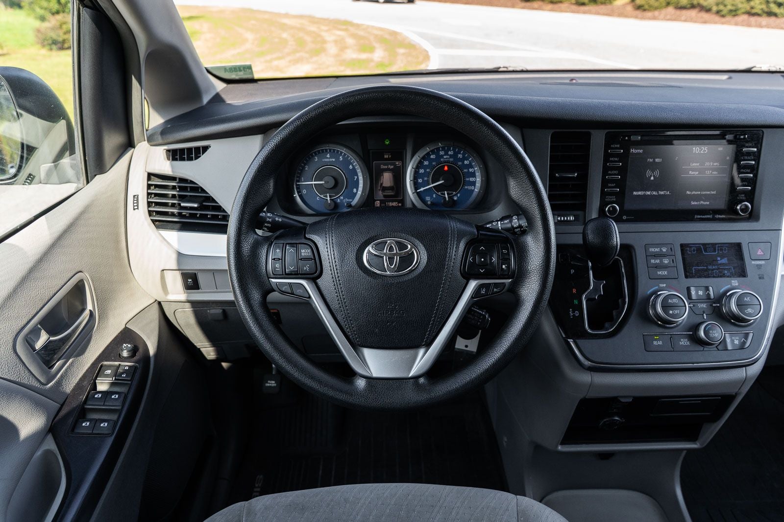 2019 Toyota Sienna LE 8 Passenger