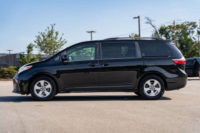 2019 Toyota Sienna LE 8 Passenger