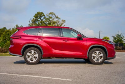 2022 Toyota Highlander LE