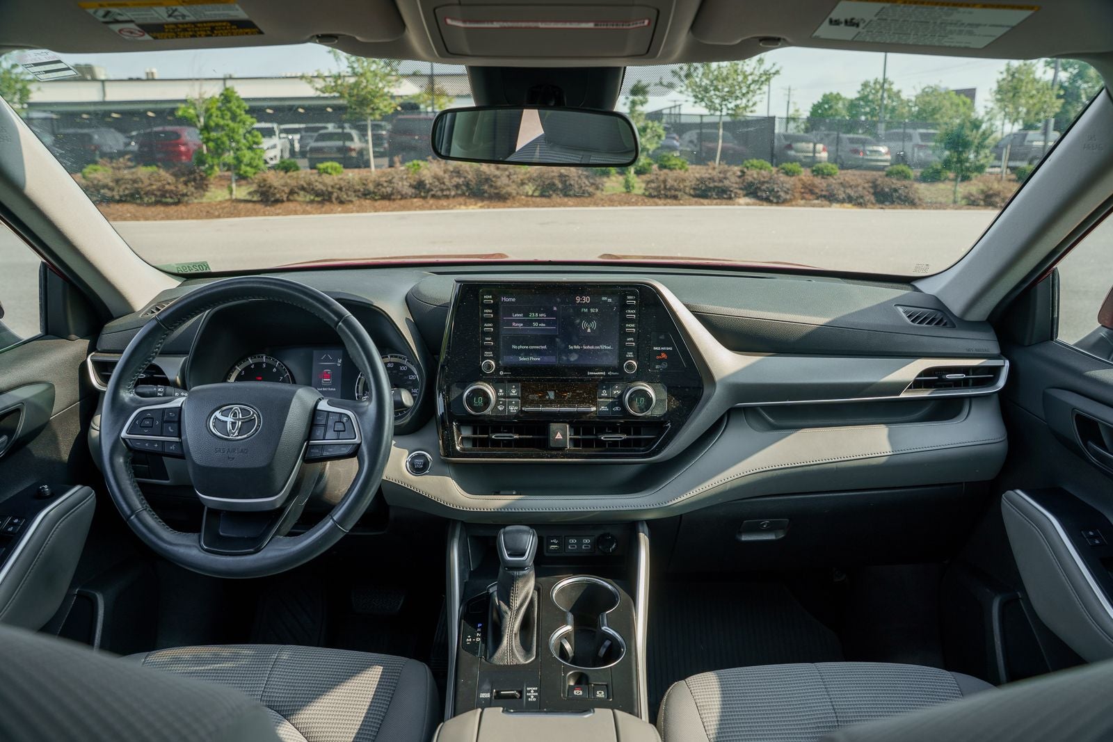 2022 Toyota Highlander LE