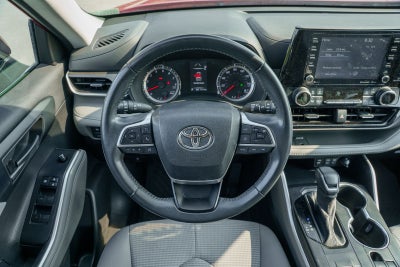 2022 Toyota Highlander LE