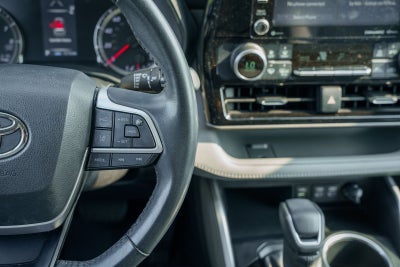 2022 Toyota Highlander LE