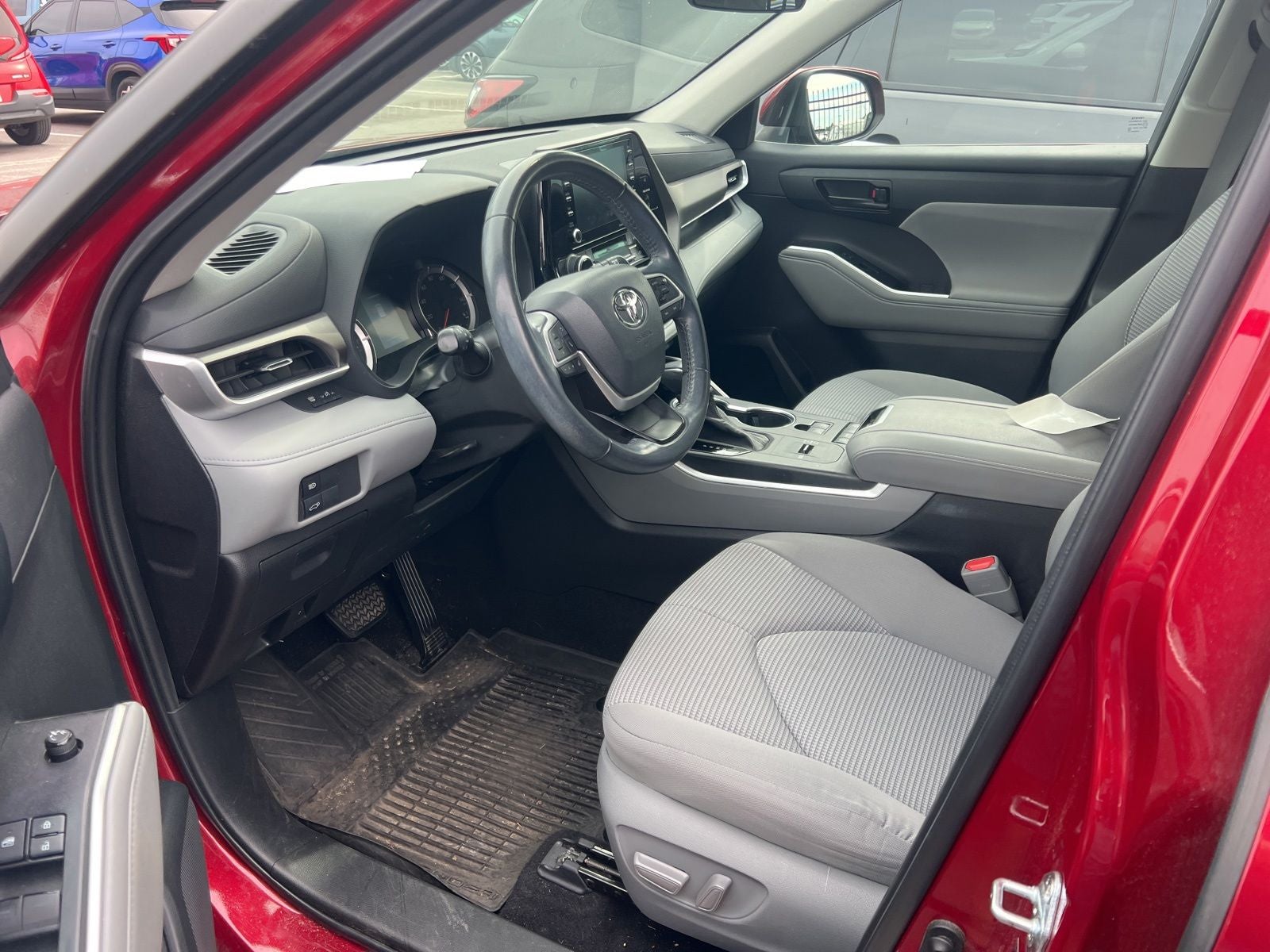 2022 Toyota Highlander LE