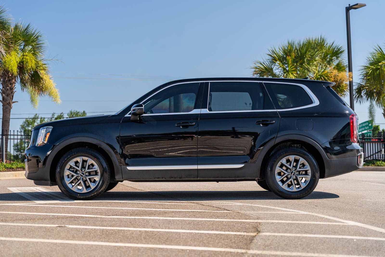 2024 Kia Telluride LX
